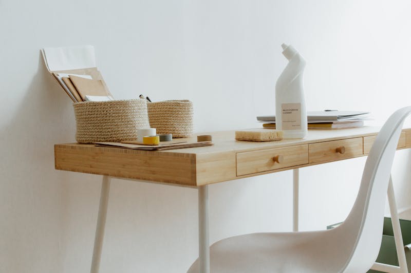 Dormitorio reorganizado con sistema de almacenamiento optimizado